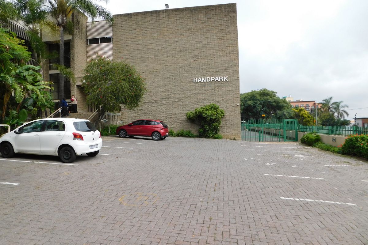 Move In Ready North Facing Offices Available To Suit. - Photo 2