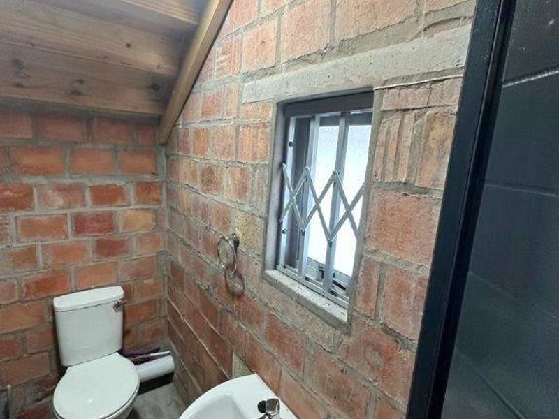 FAIRVIEW OFFICE AND STORAGE SPACE AVAILABLE FOR RENT - Photo 5