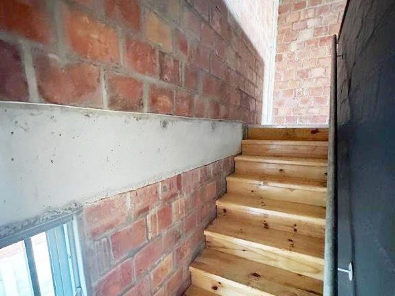 FAIRVIEW OFFICE AND STORAGE SPACE AVAILABLE FOR RENT - Photo 6