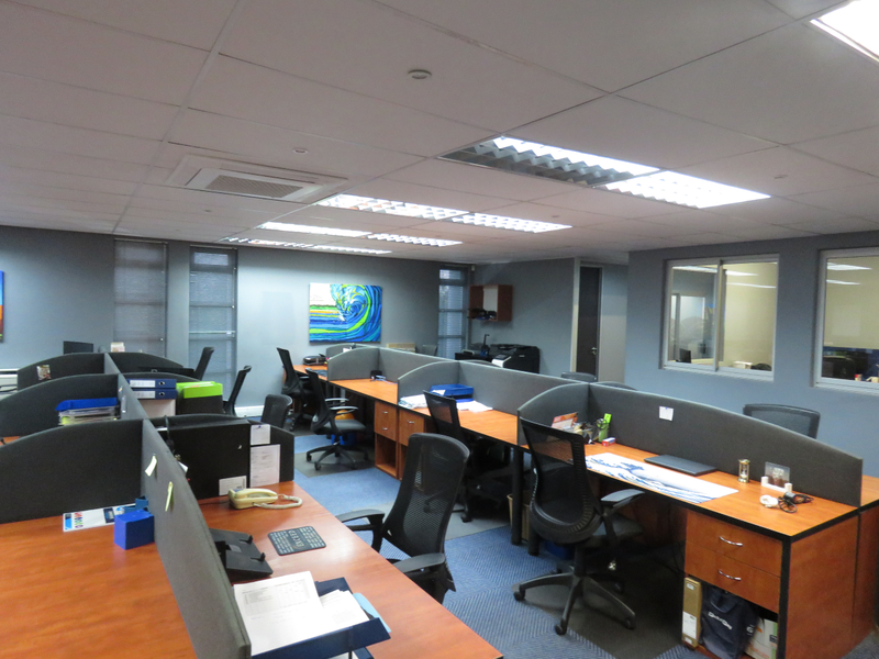 Elevate Your Business: Premium Office Space in the Heart of Somerset West Mall Triangle - Photo 7