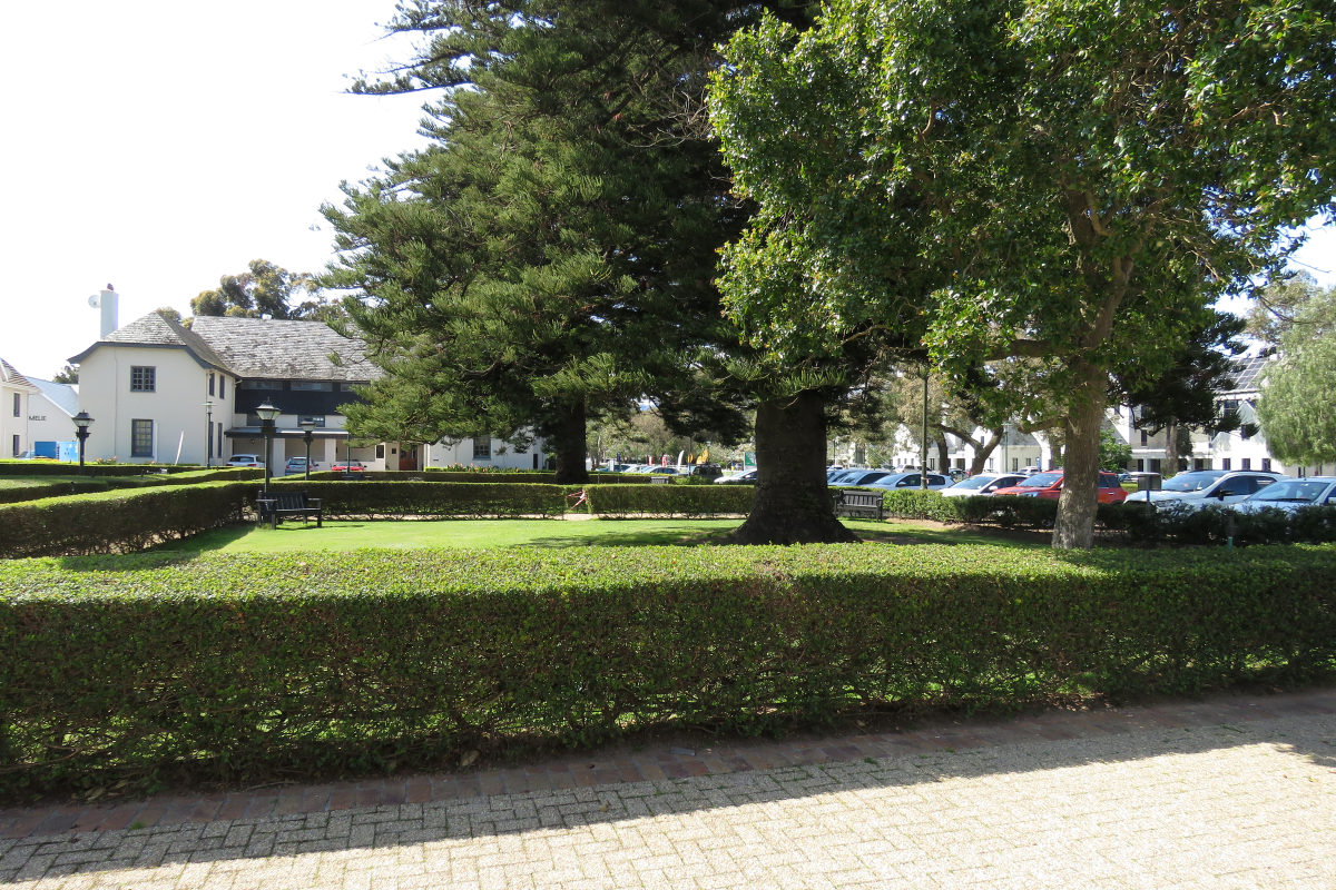 Work Smarter in the Heart of Paardevlei - Photo 2