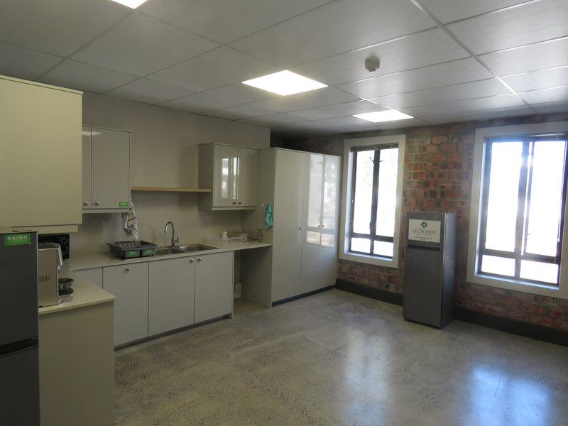 Establish Your Business in Paardevlei’s Premier Office Location - Photo 9