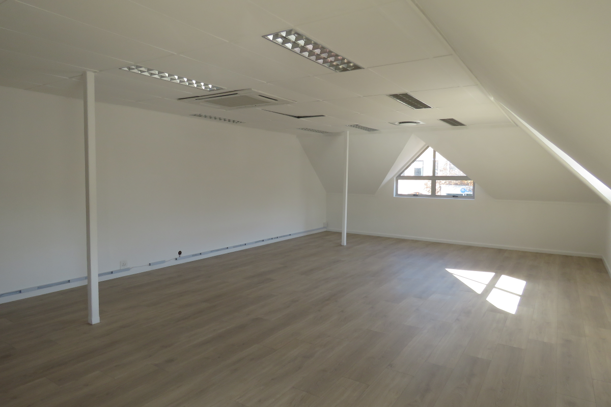 Modern Loft-Style Office Space in the Heart of Somerset West - Photo 3