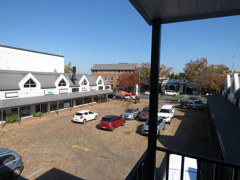 Central Somerset West Office with a Modern, Open Feel - Photo 9