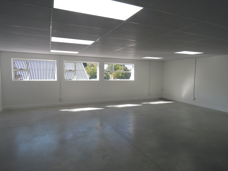 Central Somerset West Office with a Modern, Open Feel - Photo 4