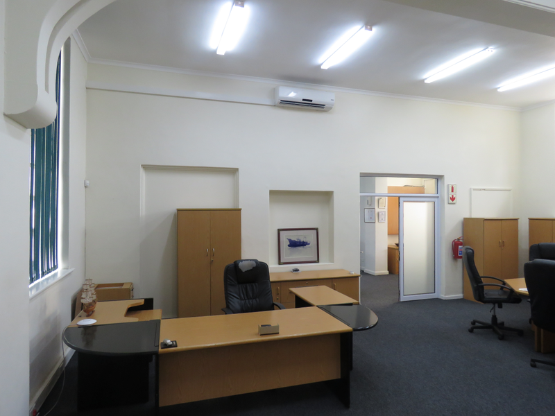 Baker Square Office Space Available – Excellent Paardevlei Position - Photo 6