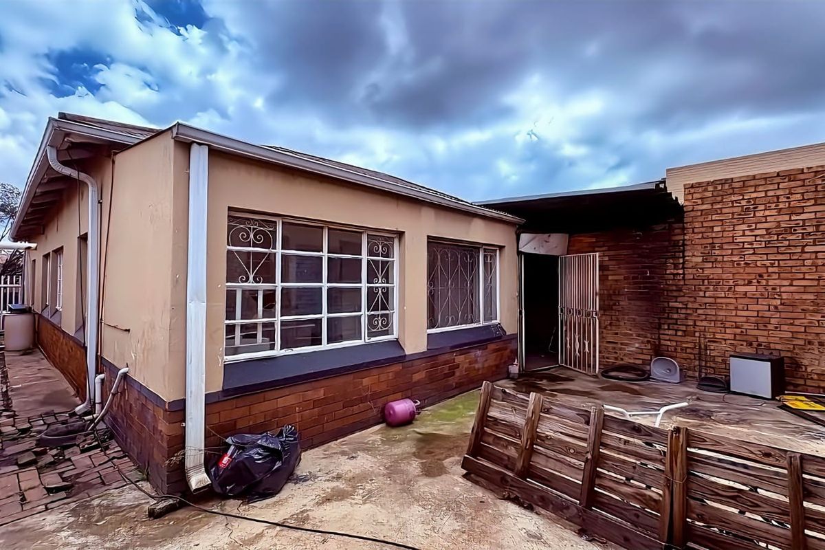 *Residential and Industrial Property for Sale in Brakpan Central* - Photo 4