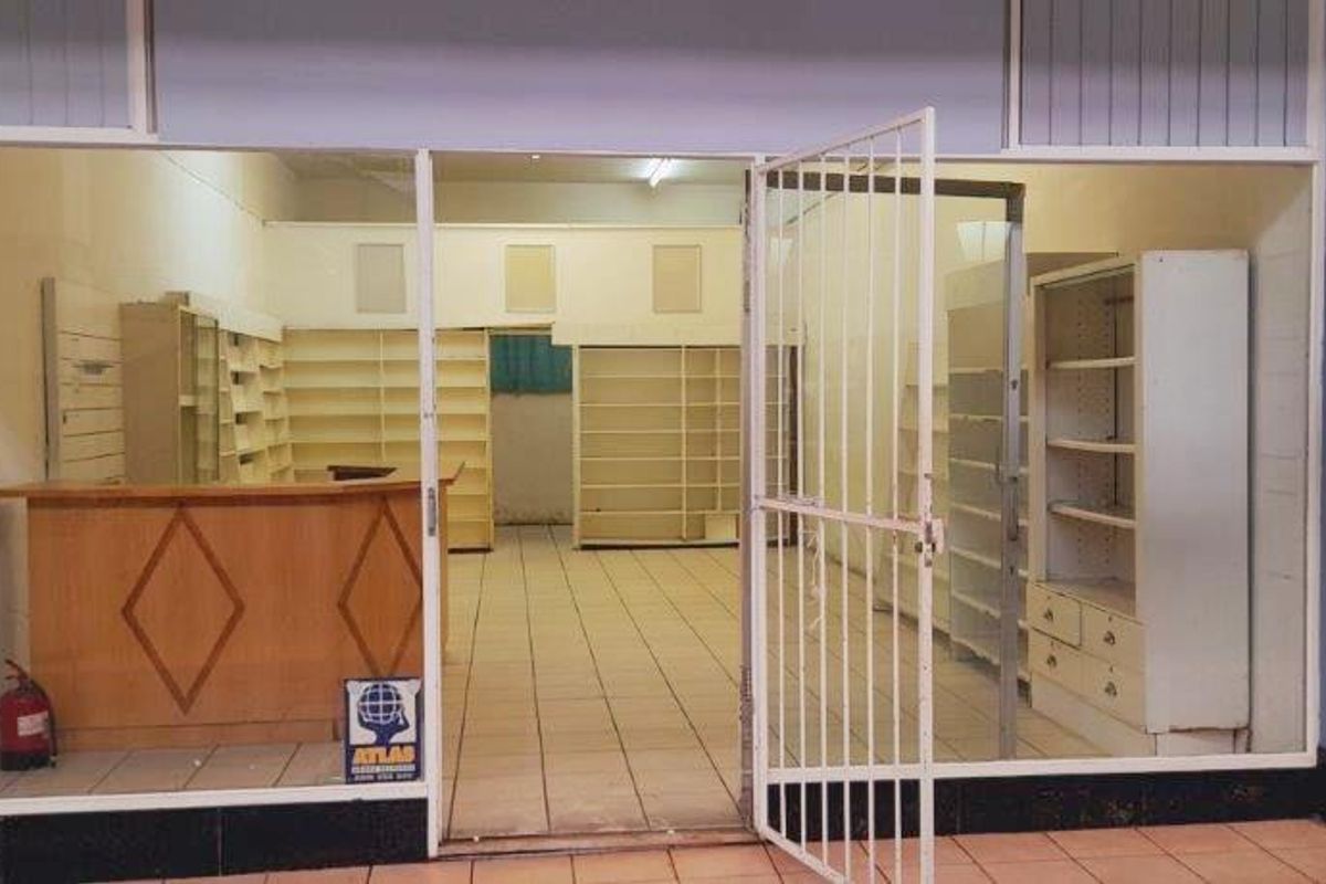 CENTRAL SHOP / RETAIL SPACE AVAILABLE FOR RENT - Photo 4