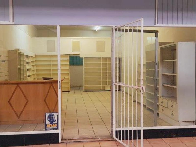 CENTRAL SHOP / RETAIL SPACE AVAILABLE FOR RENT - Photo 4