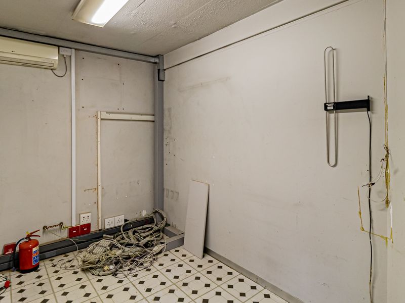 Neat And Functional Office Space Ideal For Small Call Centres / Similar. - Photo 10