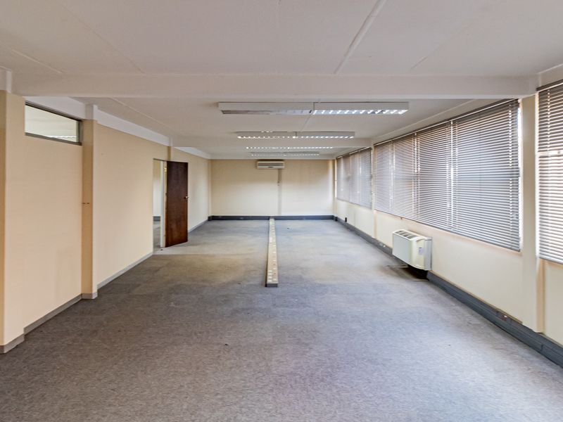 Neat And Functional Office Space Ideal For Small Call Centres / Similar. - Photo 7