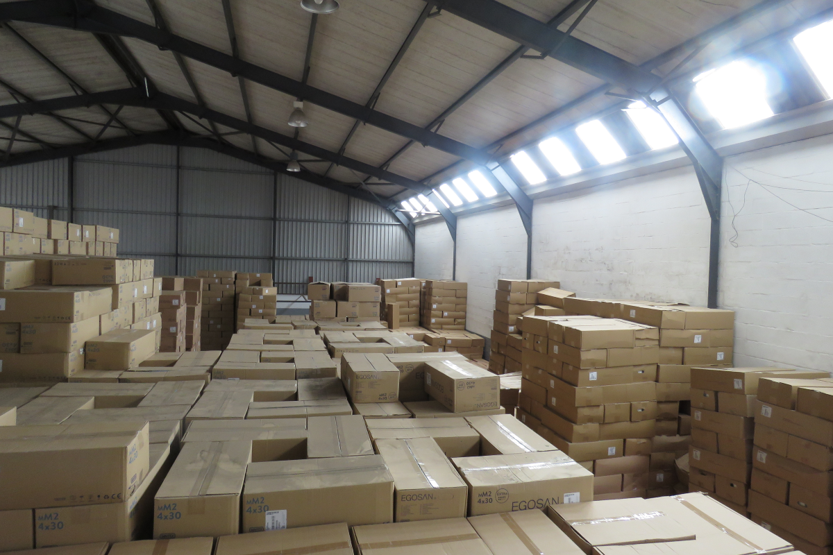 Prime 652m2 Warehouse for Lease in High-Demand Okavango Park - Photo 3