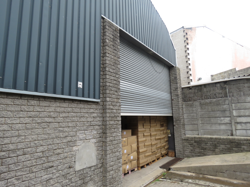 Prime 652m2 Warehouse for Lease in High-Demand Okavango Park - Photo 10