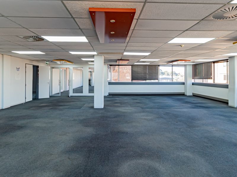 Ideal Workspace For Businesses Needing Mainly Open Plan Offices - Photo 4