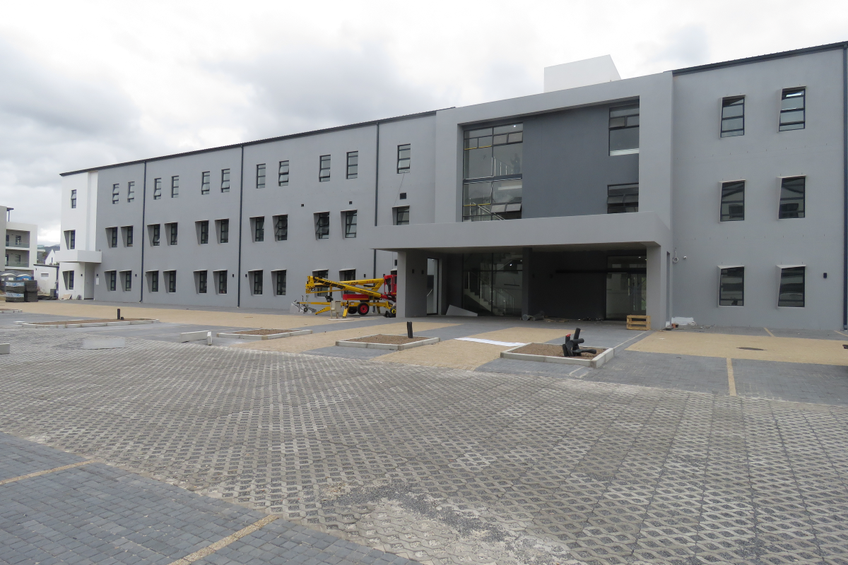 Position Your Practice for Growth and Prestige – New Medical Suites in the Heart of Paardevlei - Photo 4