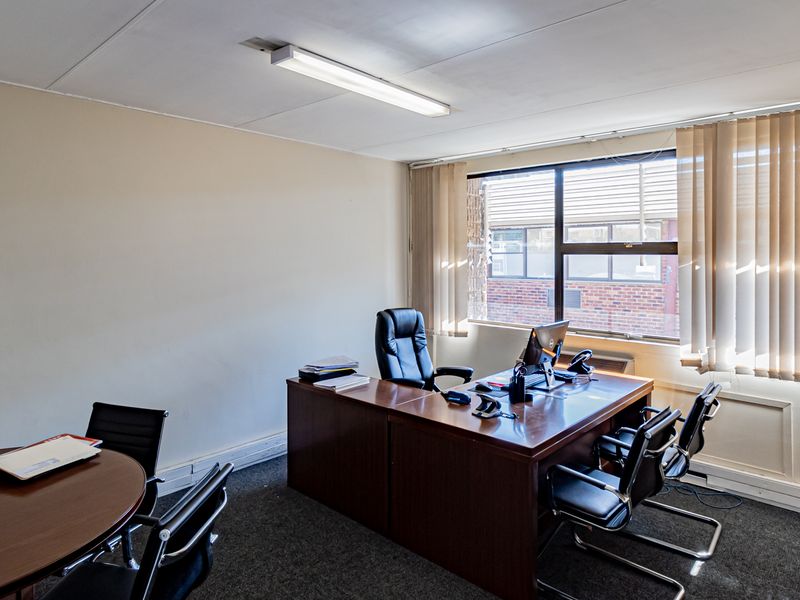 Easy To Find Workspace To Let Or For Sale - Photo 8
