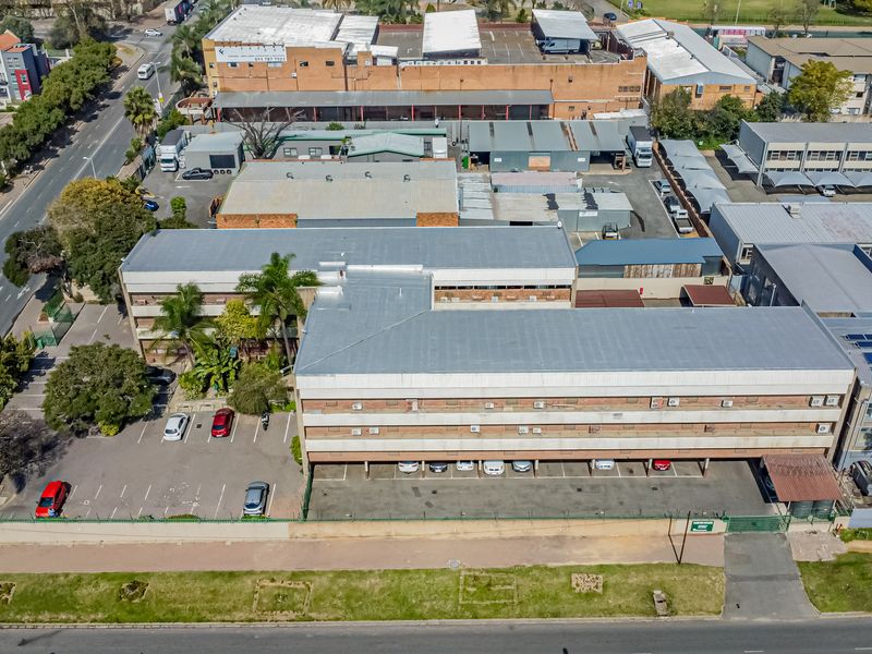 Furnished Or Unfurnished Sunny And Bright Offices Available Now. - Photo 2