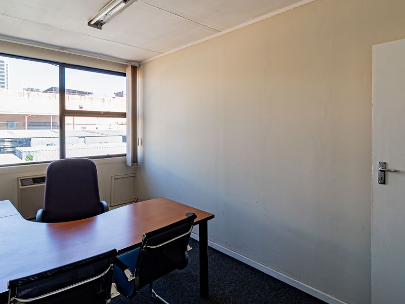 Furnished Or Unfurnished Sunny And Bright Offices Available Now. - Photo 8