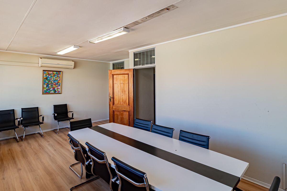 Furnished Or Unfurnished Sunny And Bright Offices Available Now. - Photo 5