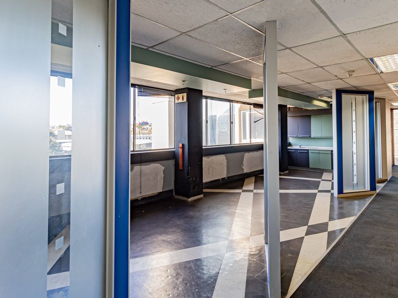 Subdivisible Entire Floor Available On A Date To Suit. - Photo 10