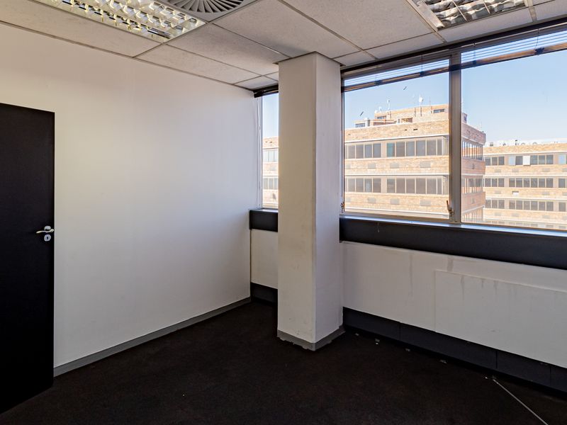 Subdivisible Entire Floor Available On A Date To Suit. - Photo 8