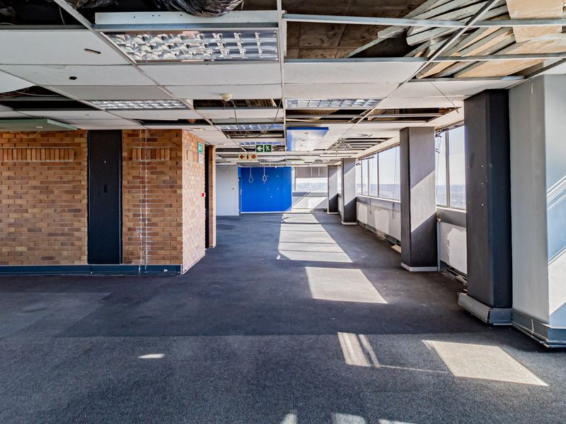 Subdivisible Entire Floor Available On A Date To Suit. - Photo 7