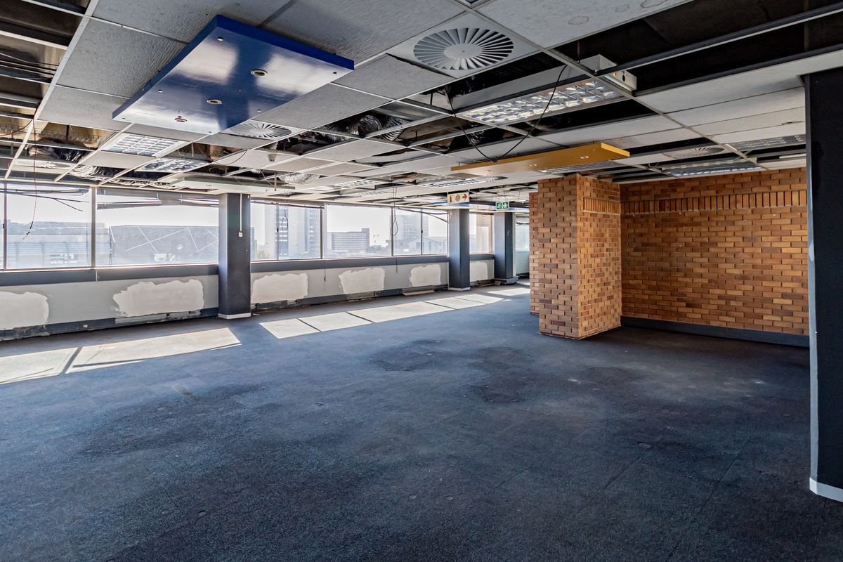 Subdivisible Entire Floor Available On A Date To Suit. - Photo 5