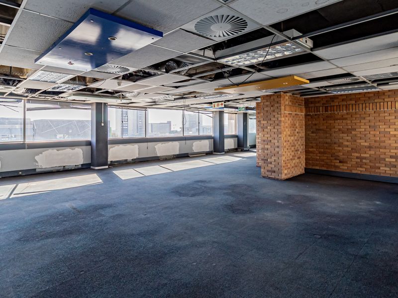 Subdivisible Entire Floor Available On A Date To Suit. - Photo 5