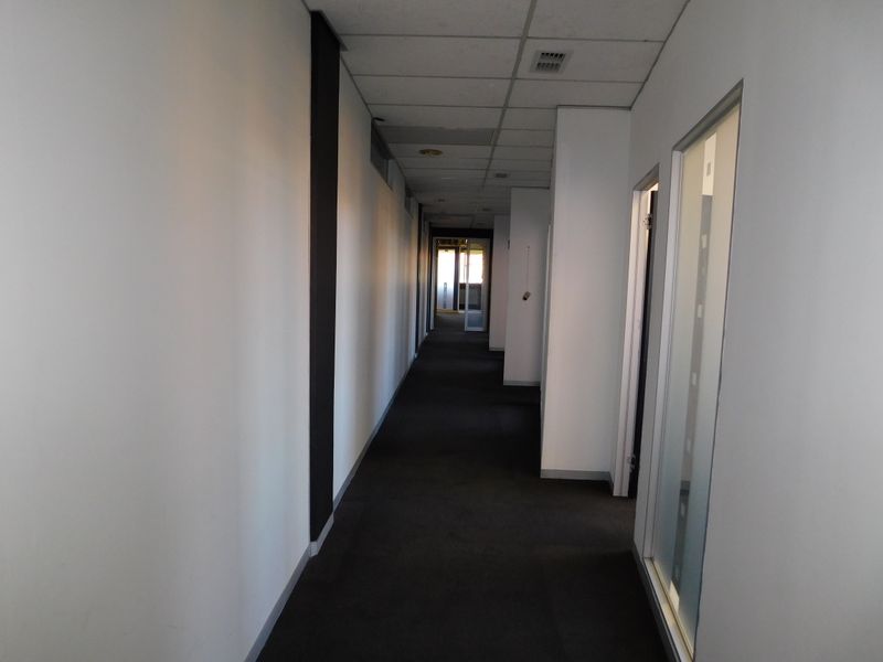 Perfect Contact / Call Centre Or Similar Workspace Available Now. - Photo 9