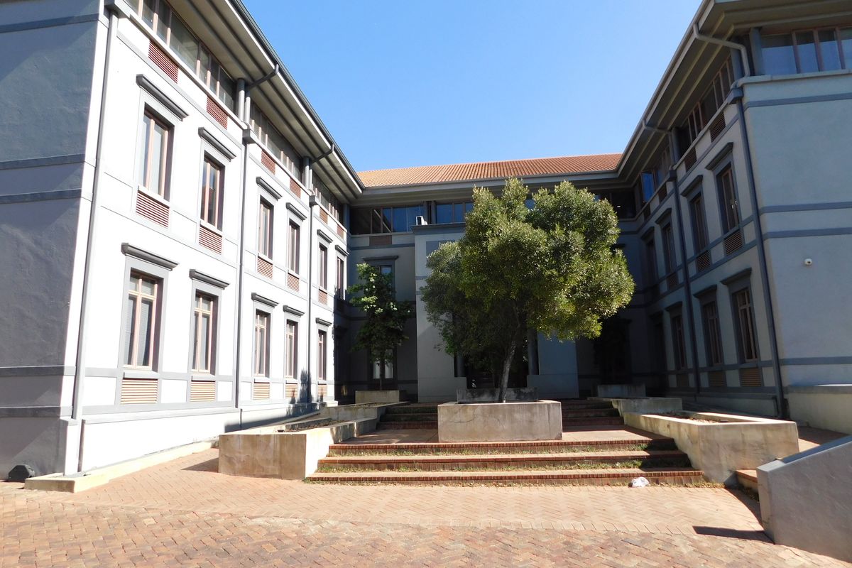 Corporate Offices At A Great Address Available Now. - Photo 3