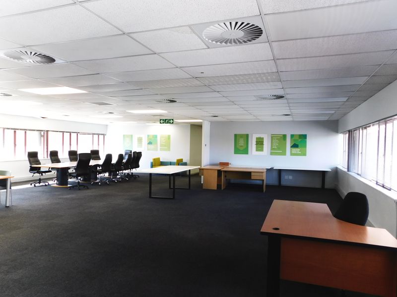 Corporate Offices At A Great Address Available Now. - Photo 7