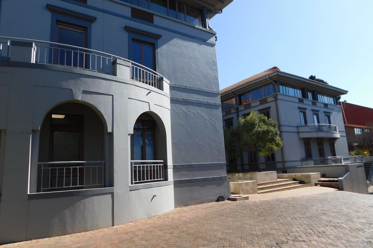 Corporate Offices At A Great Address Available Now. - Photo 2