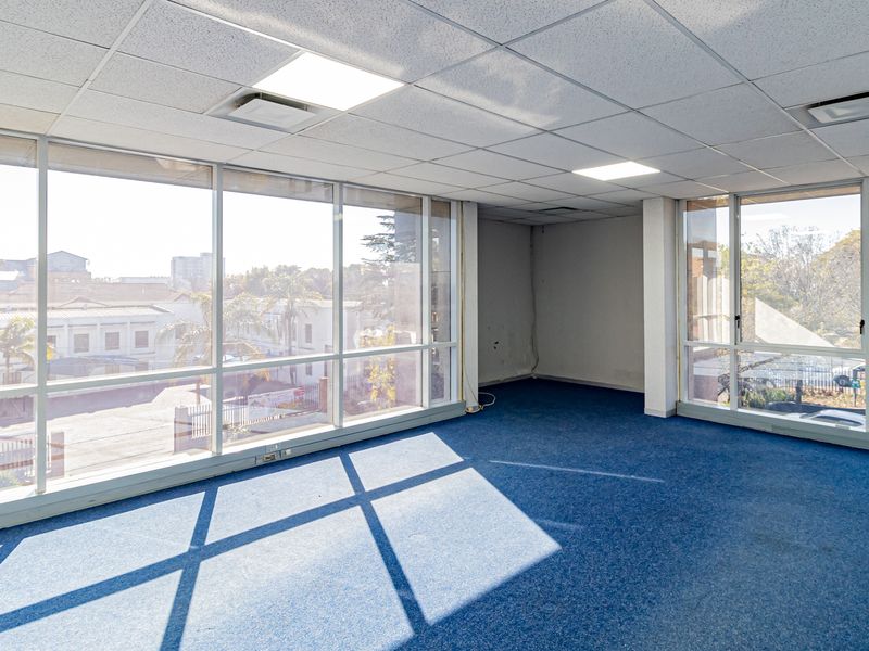 A Grade Move In Ready Workspace In An Iconic Building. - Photo 7