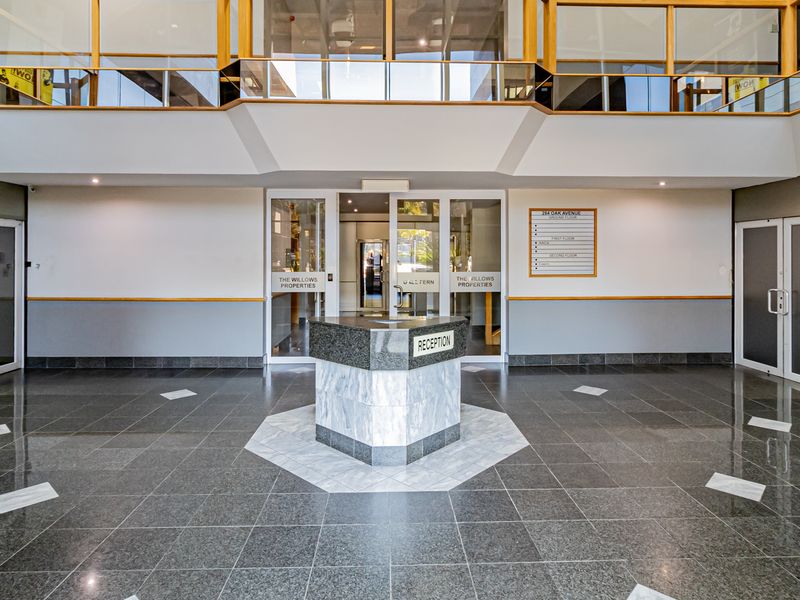 Neat A Grade Offices In An Iconic Easy To Find Building - Photo 4