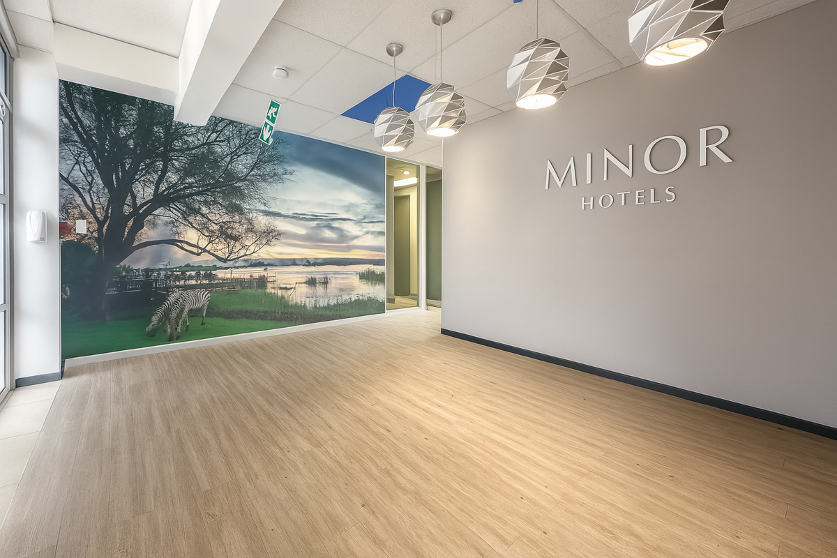 Sophisticated Office Space in the Soleil Building — Coachman's Crossing, Lyme Park - Photo 3