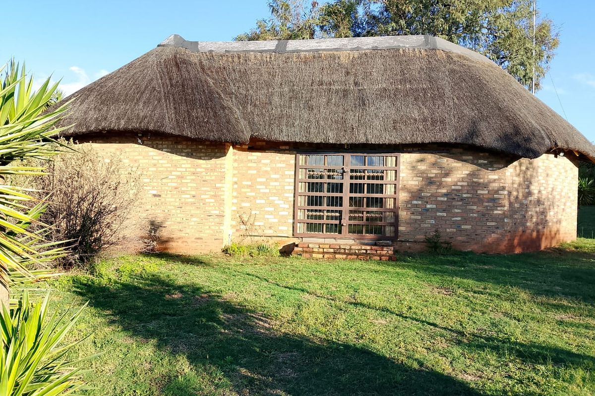 Leisure Resort in Hekpoort - Photo 5