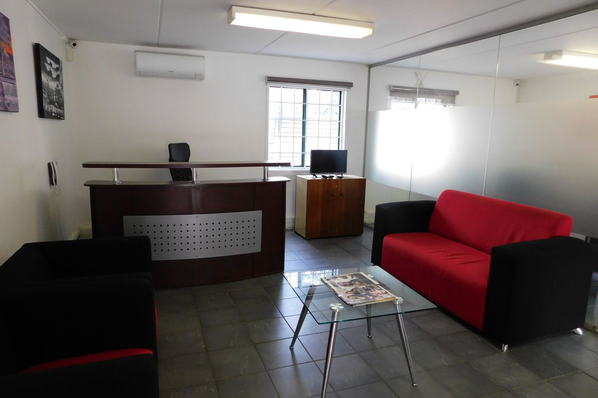 Move In Ready Ferndale Freestanding Freehold Versatile Offices. - Photo 5