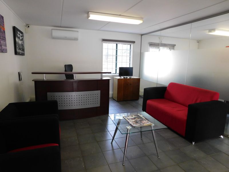 Move In Ready Ferndale Freestanding Freehold Versatile Offices. - Photo 5