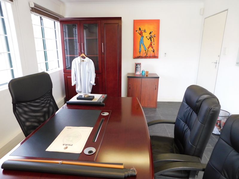 Move In Ready Ferndale Freestanding Freehold Versatile Offices. - Photo 10