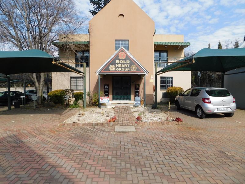 Move In Ready Ferndale Freestanding Freehold Versatile Offices. - Photo 2