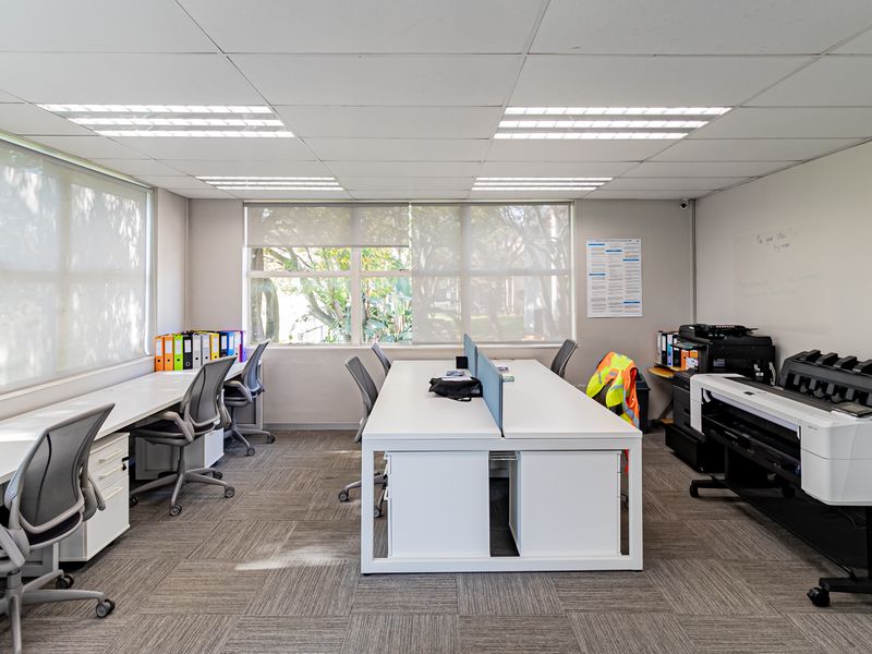 Move In Ready Subdivisible Offices At An Easy To Find Address. - Photo 8
