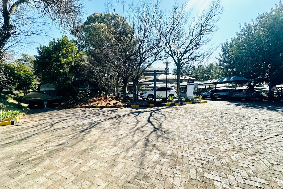 Office Block For Sale – Prime Investment Opportunity in Bedfordview - Photo 4