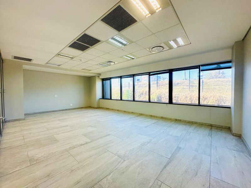 Premium Office Space in Bryanston’s Elite Business District - Photo 7