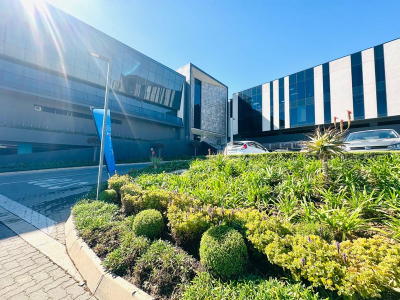 Exceptional Office Address in Bryanston’s Premier Commercial Zone - Photo 4