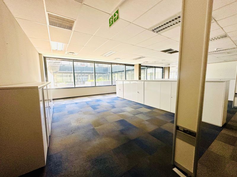 Premium Workspace in Bryanston’s Prestigious Commercial Hub - Photo 10