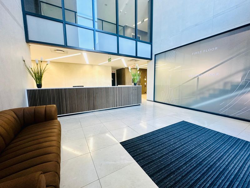 Premium Workspace in Bryanston’s Prestigious Commercial Hub - Photo 3