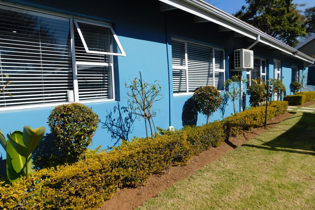 Immaculate A Grade Freestanding Offices To Let / For Sale. - Photo 2