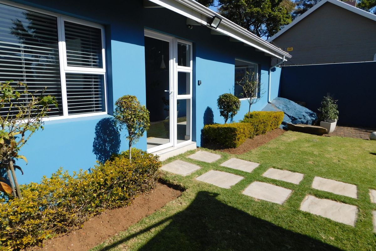 Immaculate A Grade Freestanding Offices To Let / For Sale. - Photo 3