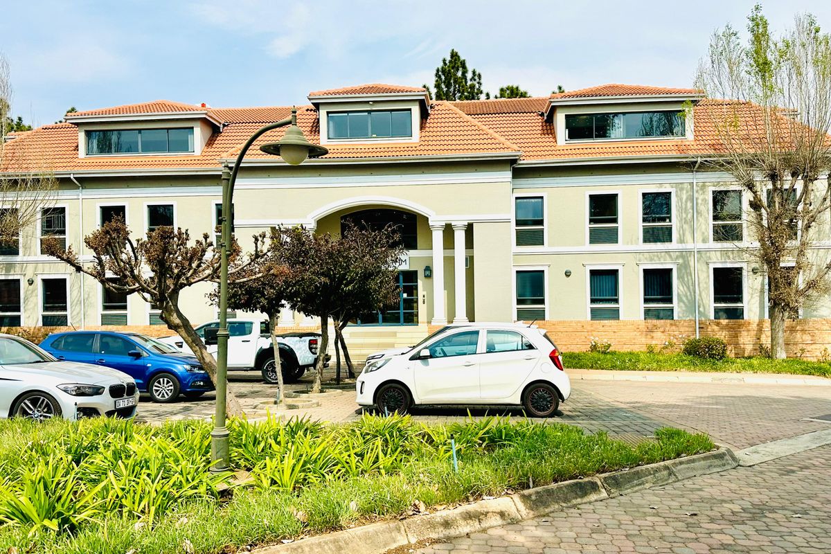 Prime Commercial Loft in Woodmead’s Prestigious Business Precinct - Photo 2