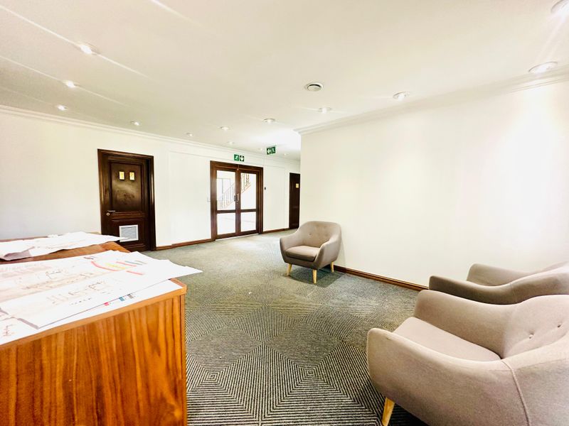 Premium Ground Floor Office in Woodmead’s Sought-After Business Hub - Photo 6